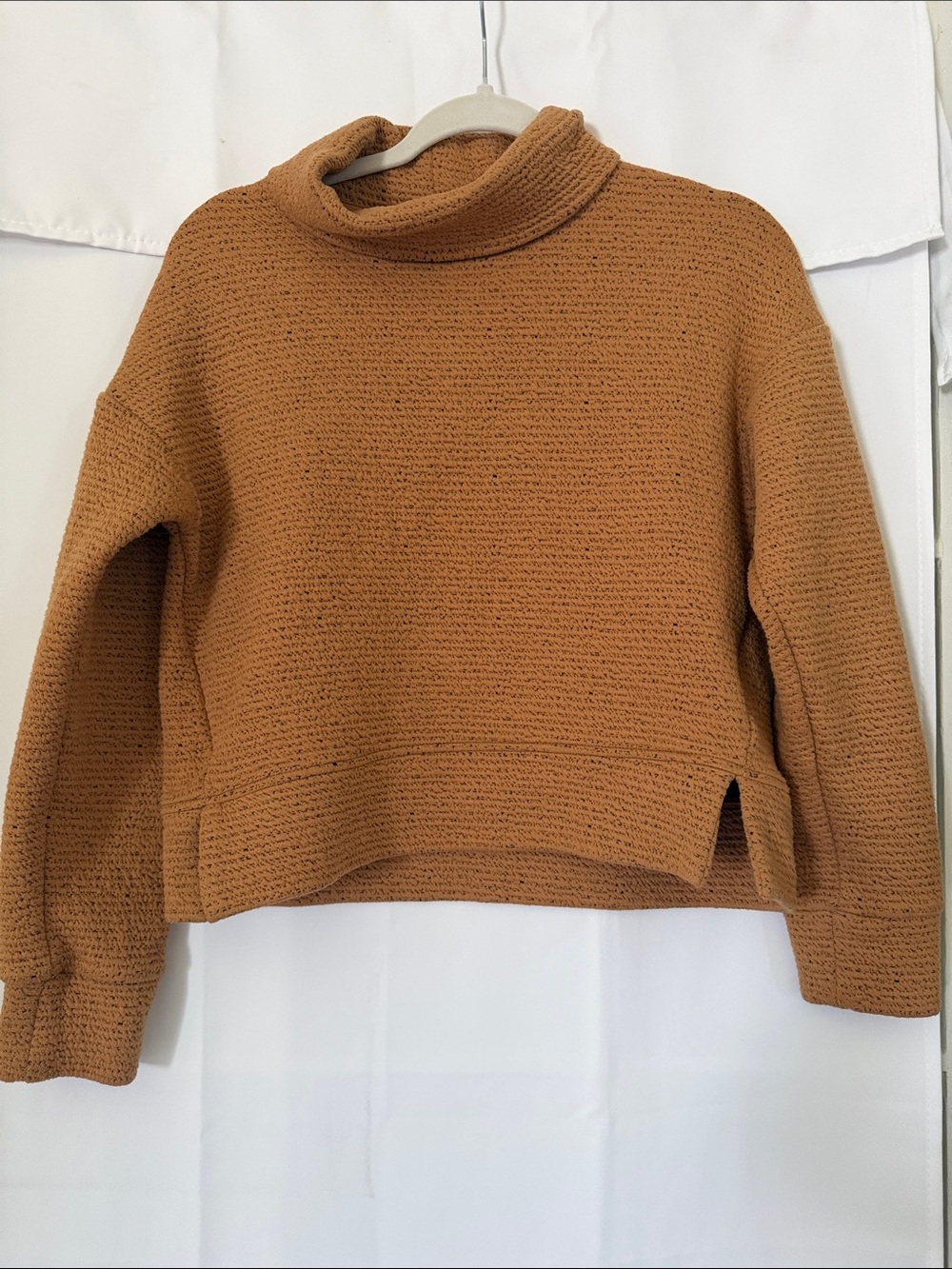 CALIA by Carrie Underwood Rust Camel Cowl Neck Cropped Sweater